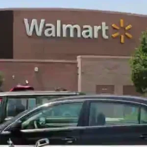 walmart_wine_pringles_can.jpg