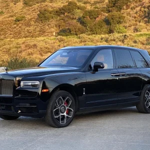 2020-rolls-royce-cullinan-black-badge-006.jpg
