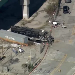 0401_Derailment_CNN.jpg