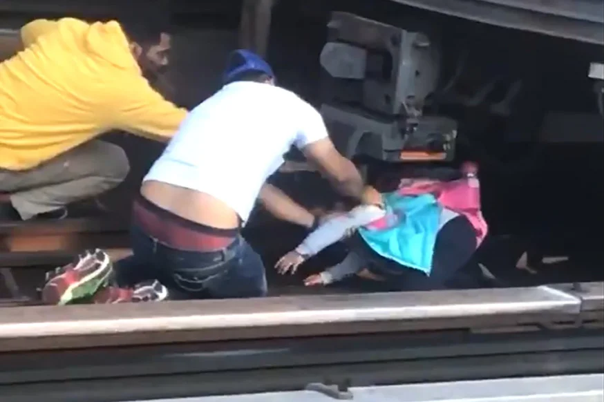 train-rescue5.jpg